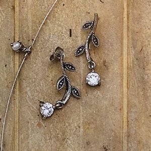 Silpada Sterling Silver Marcasite Cubic Zirconia Flower Post Earrings P0973